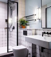 Rainfall Shower, Bespoke Kinsey apothecary toiletries 